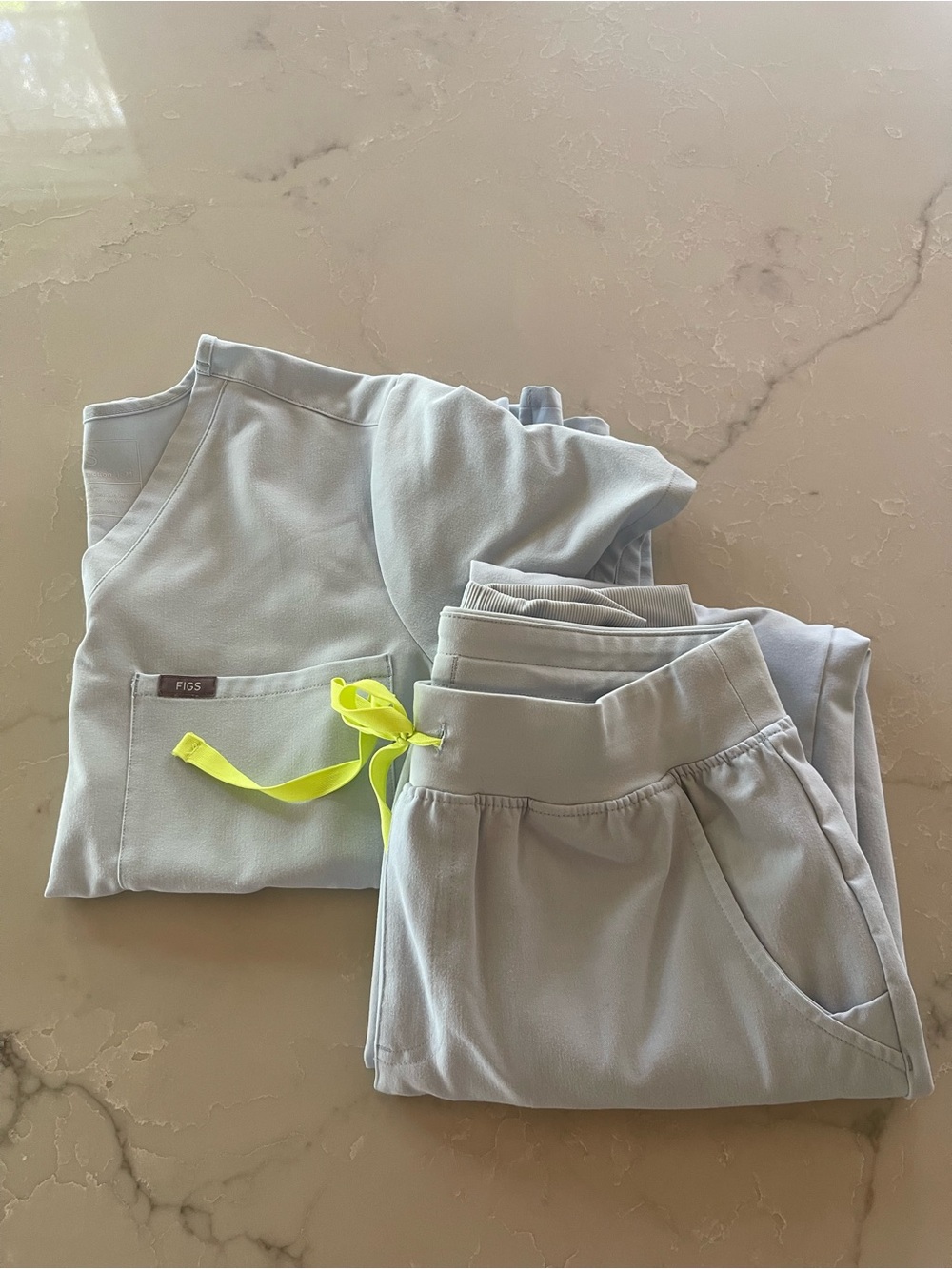 FIGS Women’s Light Blue “Open Skies” Jogger Set